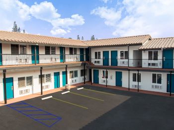 Magnolia Tree Hotel