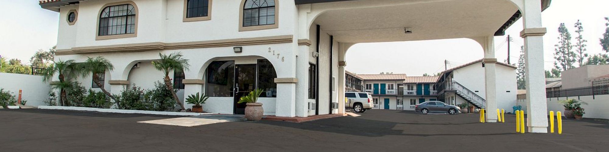 Magnolia Tree Hotel